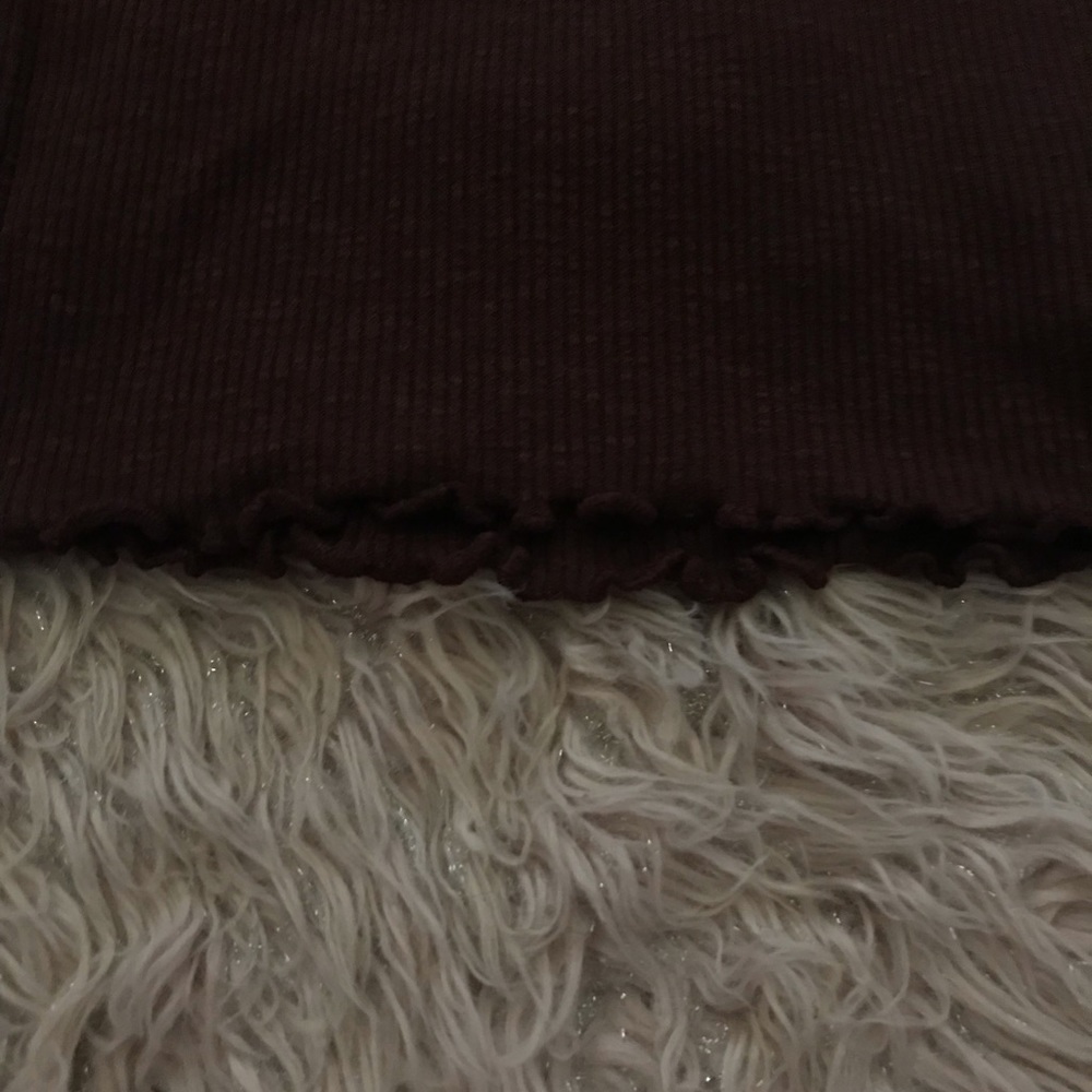Brown Ruffled Crop Top 🤎 - Picture 8 of 9
